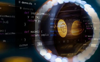 枝江 api php源码,下载的php源码怎么运行呢？